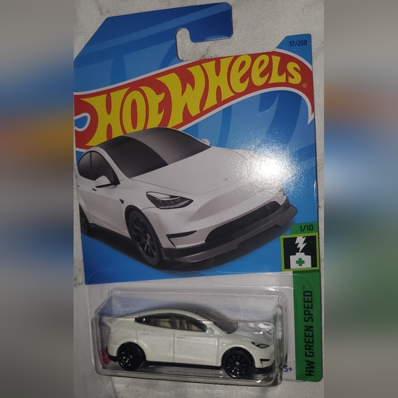 Tesla model Y hotwheels - Picture 2 of 2